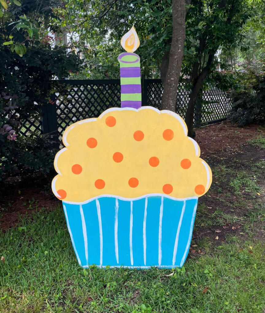 Large Cupcake w/ Candle